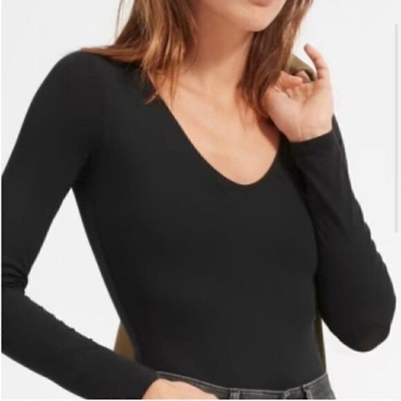NWT Everlane Long Sleeve V Neck Bodysuit Black  Supima Cotton XS - Picture 1 of 3